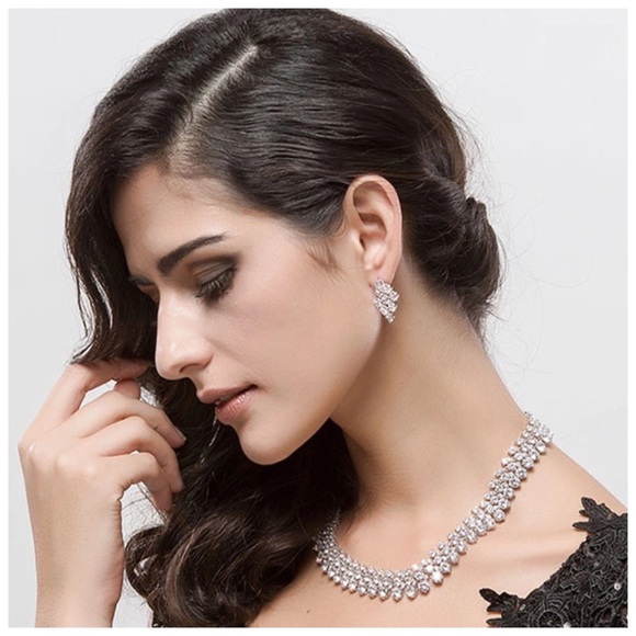 Swarovski Crystals The Chumani Silver Earrings - Picture 4 of 5